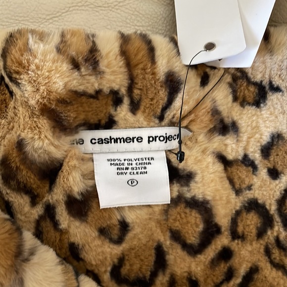 The cashmere project leopard print wrap/scarf — NWT $98 retail - Picture 5 of 10